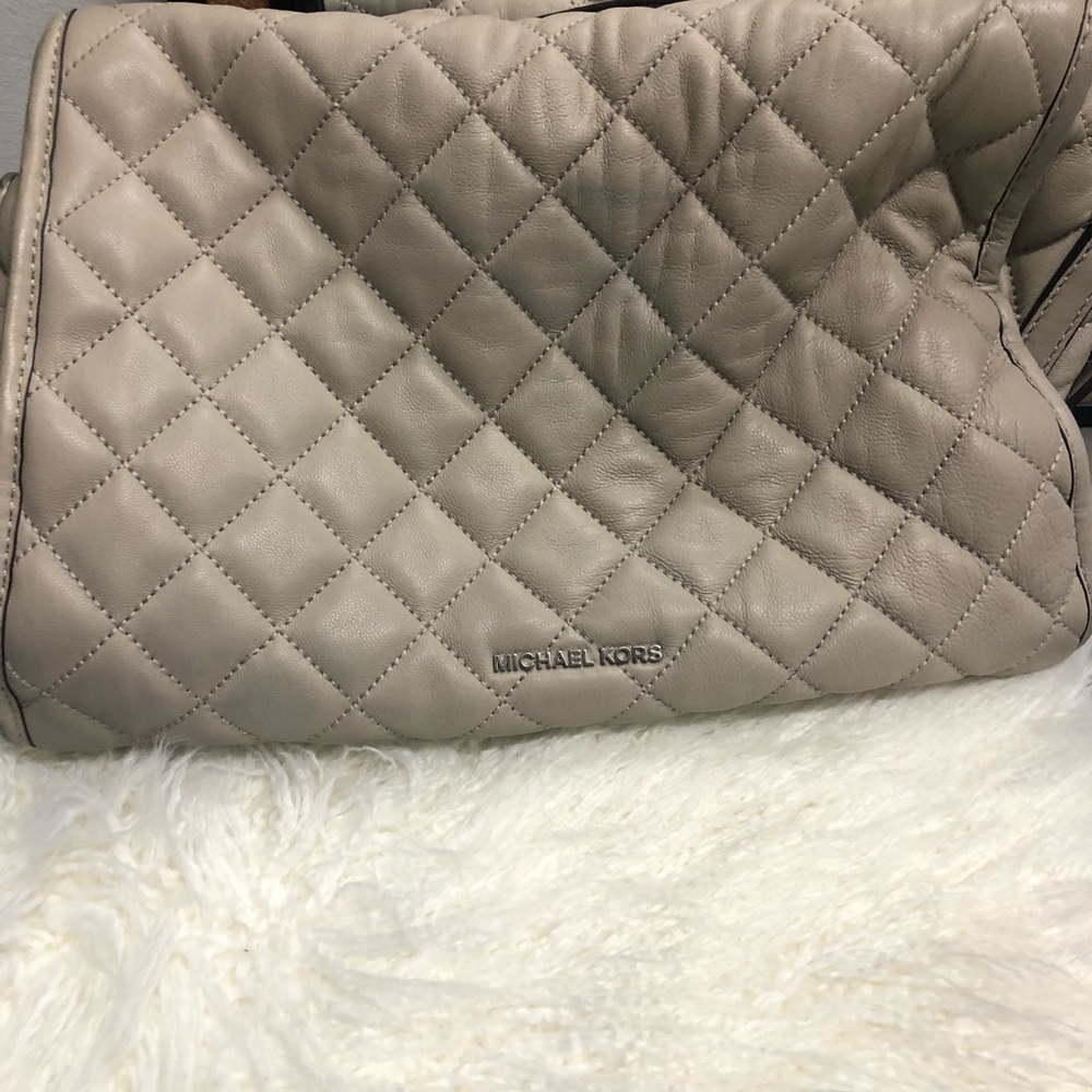 Crossbody Michael Kors purse - Picture 3 of 8